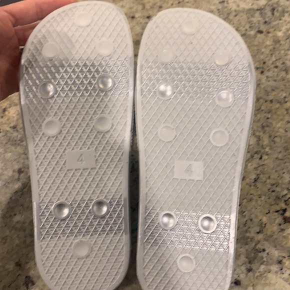 BRAND NEW Madden Girls Squad slides - Picture 3 of 5